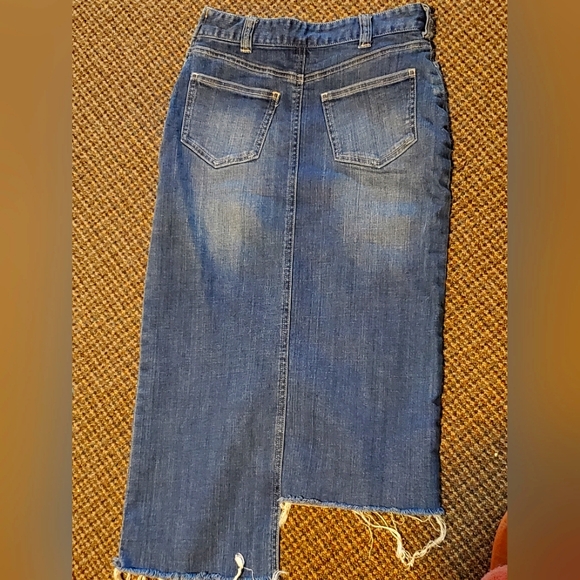 Denim skirt - Picture 2 of 3